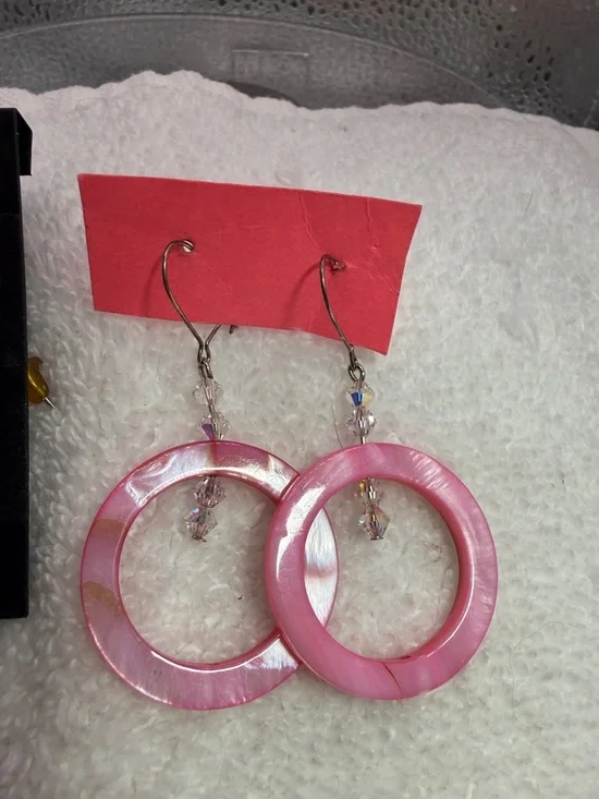 4 pairs of fun Pink Floral Pearl & Acrylic Earring Set for Women - Picture 3 of 5